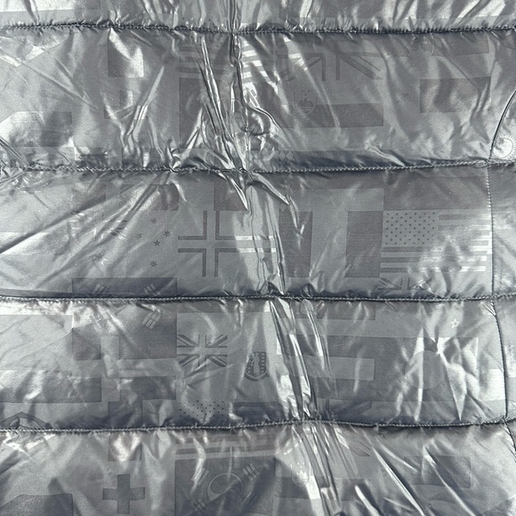 Retro North Face Nuptse Vest Tonal Flag Print - Picture 7 of 10